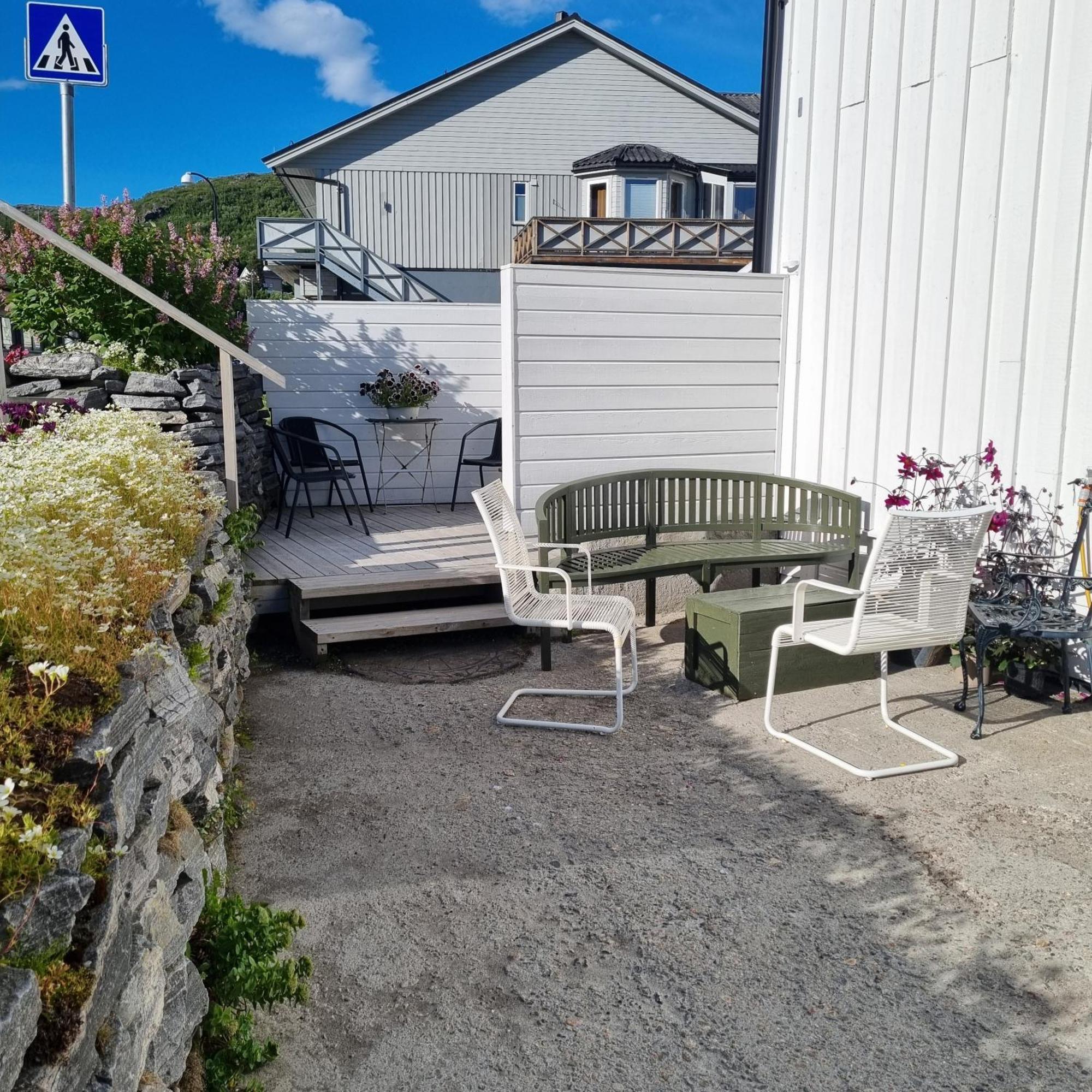 Loftsleilighet midt i sentrum Skjervoy Eksteriør bilde